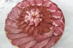 mesara-djumic-surduk-klica-zdravo-domace-hrana-meso-kvalitet-klanica-pecenje-svinjetina-junetina-slanina-polutke-mojabaza105