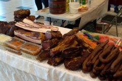 mesara-djumic-surduk-klica-zdravo-domace-hrana-meso-kvalitet-klanica-pecenje-svinjetina-junetina-slanina-polutke-rebra-mojabaza108