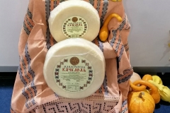 manastir-sukovo-pirotski-kackavalj-srpska-hrana-serbian-food-specijalitet-proizvod-sir-vrhunski-top-domace-mojabaza2